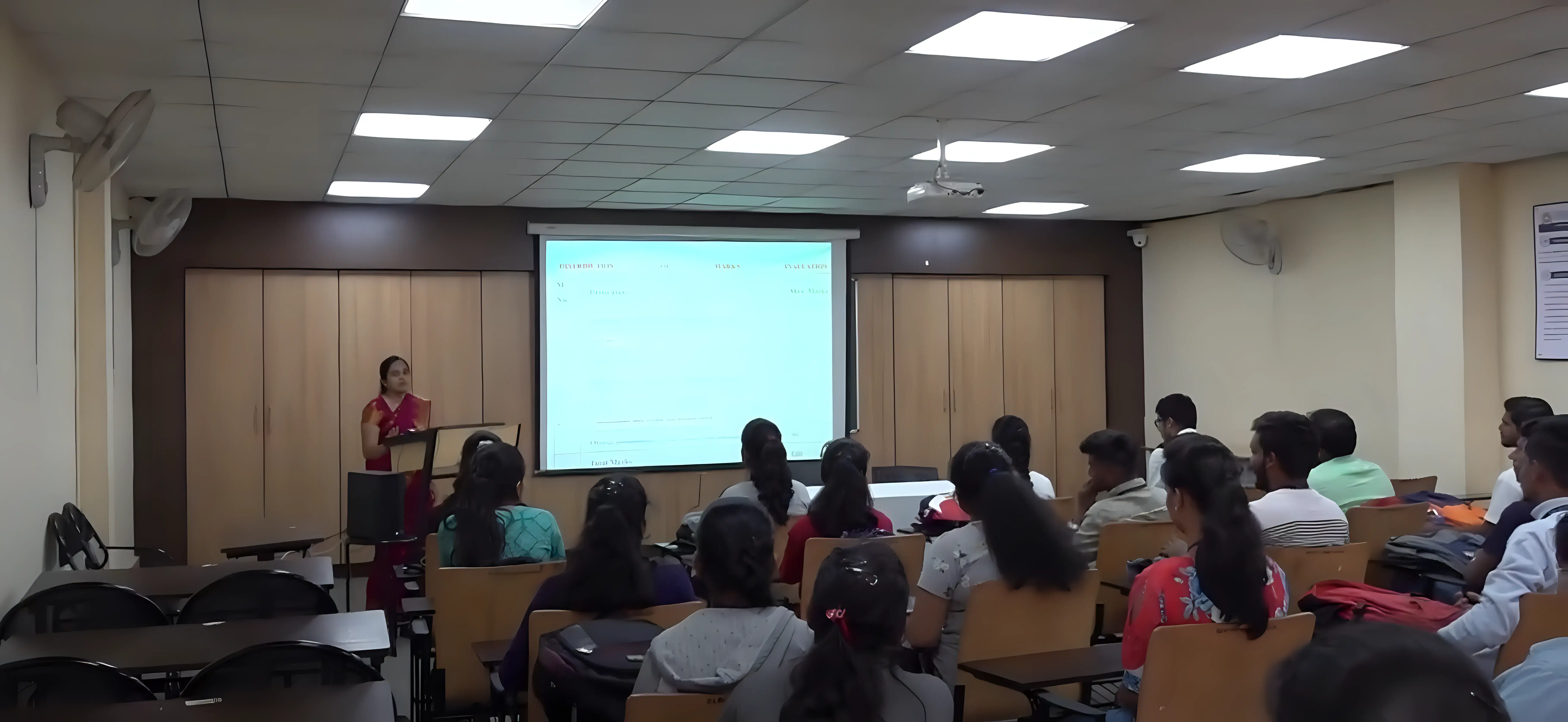 SG Balekundri Institute of Technology Belgaum seminar room photo 2